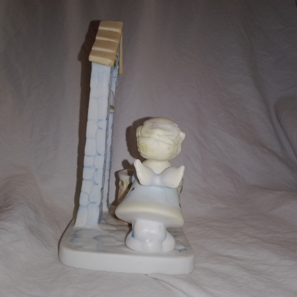 Vintage Christmas Angel Wishing Well Ceramic Figurine 1983 Taiwan - Picture 5 of 11